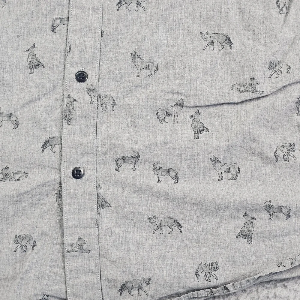 The North Face Shirt Mens Large Gray Animal Print Short Sleeve Button Up Outdoor